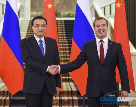 外媒：李克强访俄签署能源金融协议 存在大量合作契机