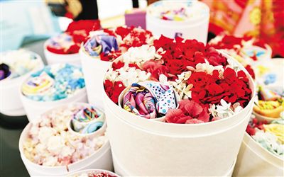 杭州万事利集团开发的新产品。