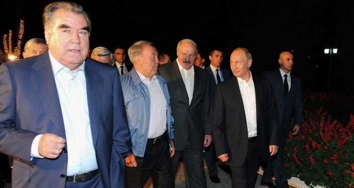 俄总统普京、白俄罗斯总统卢卡申科、哈总统纳扎尔巴耶夫和塔吉克斯坦总统拉赫蒙