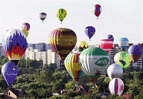 2015年7月18日,白俄罗斯明斯克，当地举办第二届航天锦标赛，超过50支来自白俄罗斯、俄罗斯、爱沙尼亚、波兰、新西兰、乌克兰以及摩尔多瓦的热气球队伍参赛